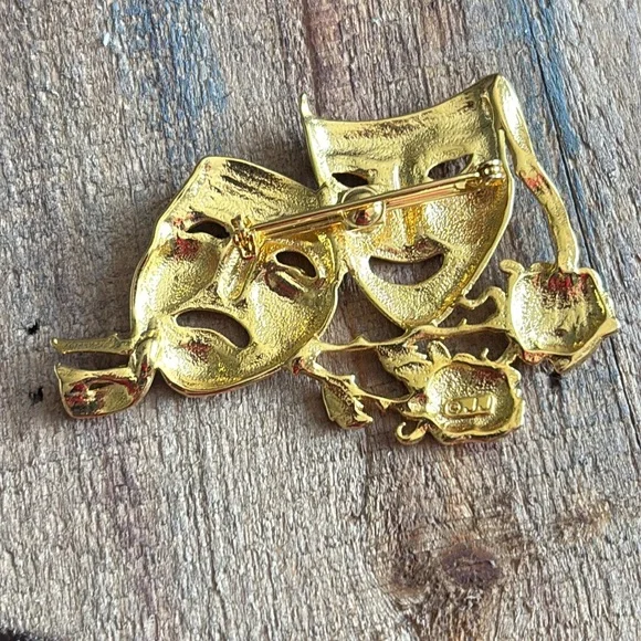 JJ's Gold Tone Comedy and Tragedy Mask Brooch - Picture 2 of 4